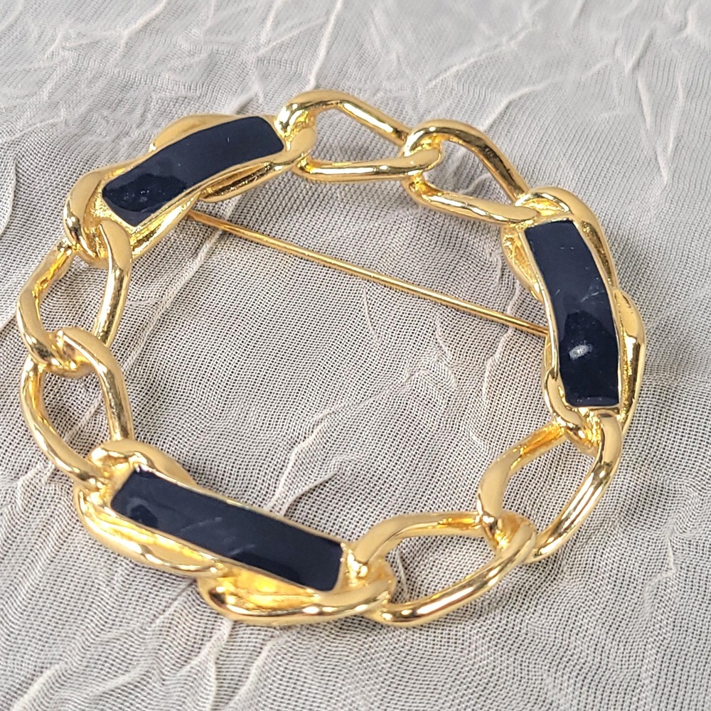 Monet Enamel Brooch Womens Gold Blue Chain Link Circle Vintage Pin Jewlery